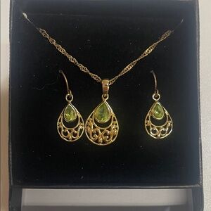 Elegant Gold and Green Jewelry Set